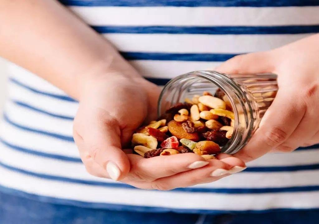 How to consume dry fruits and nuts?